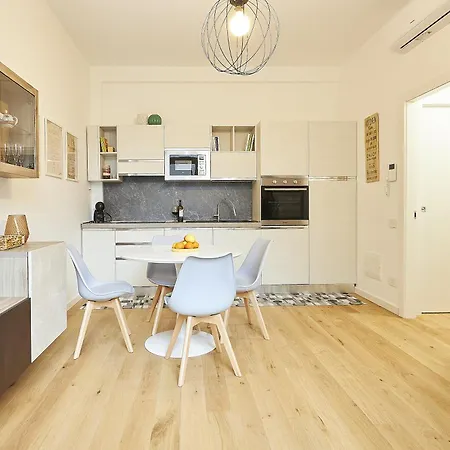 Urban Flats - Center Apartment